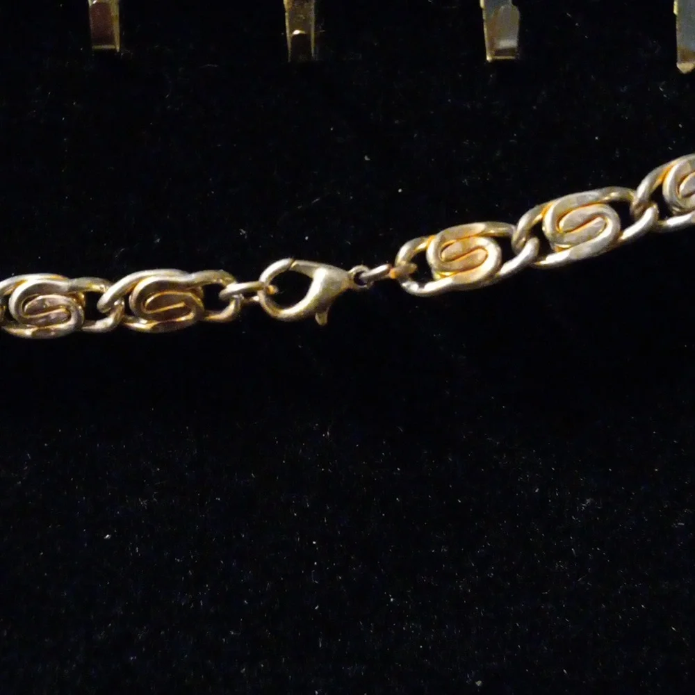 28" long rare vintage Monet Spiral snail link chain. GP beauty - Picture 3 of 4